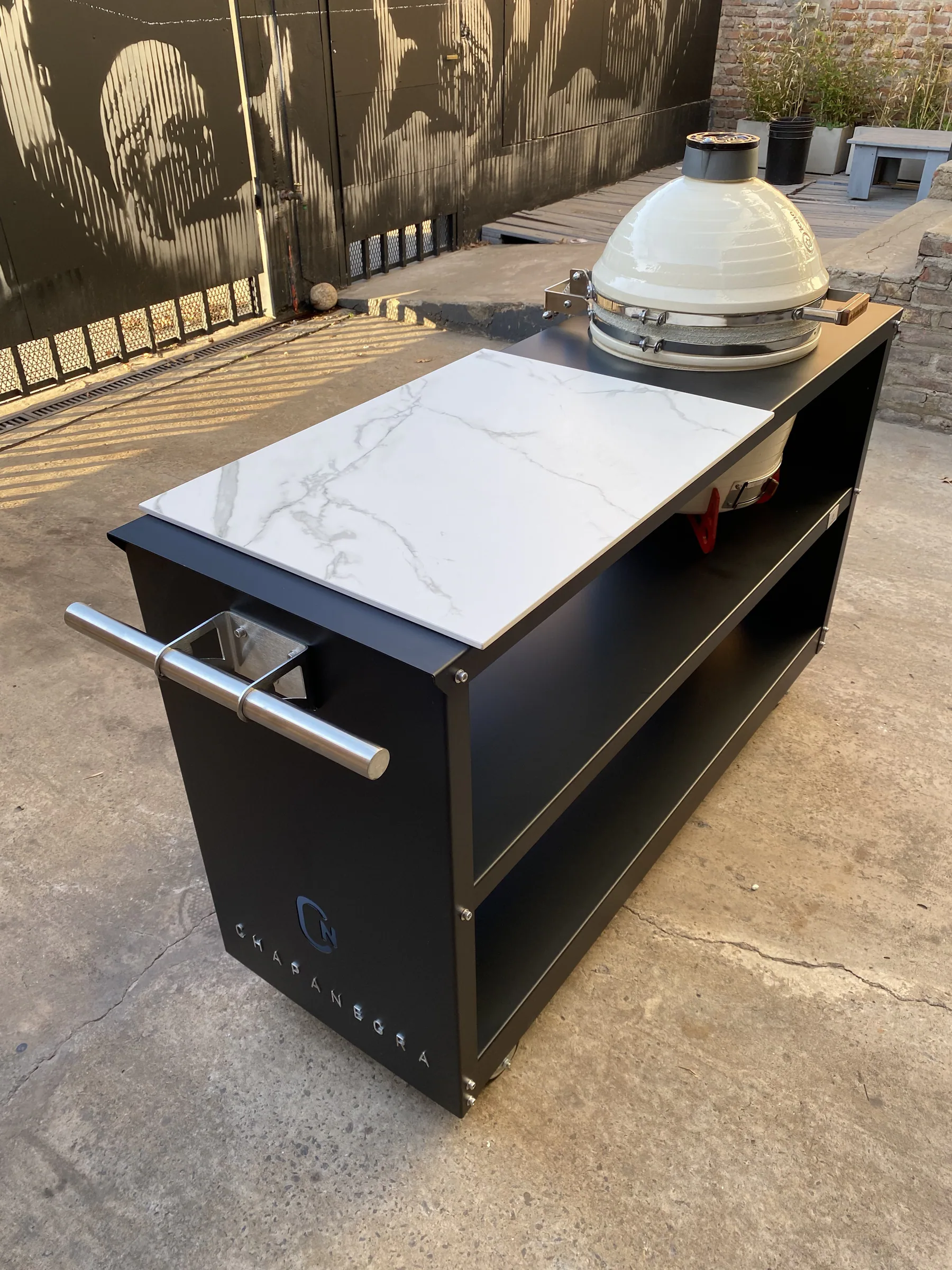 ISLA MOVIL KAMADO DEKTON 1.40 ancho - CHAPA NEGRA — vista principal, Chapa Negra