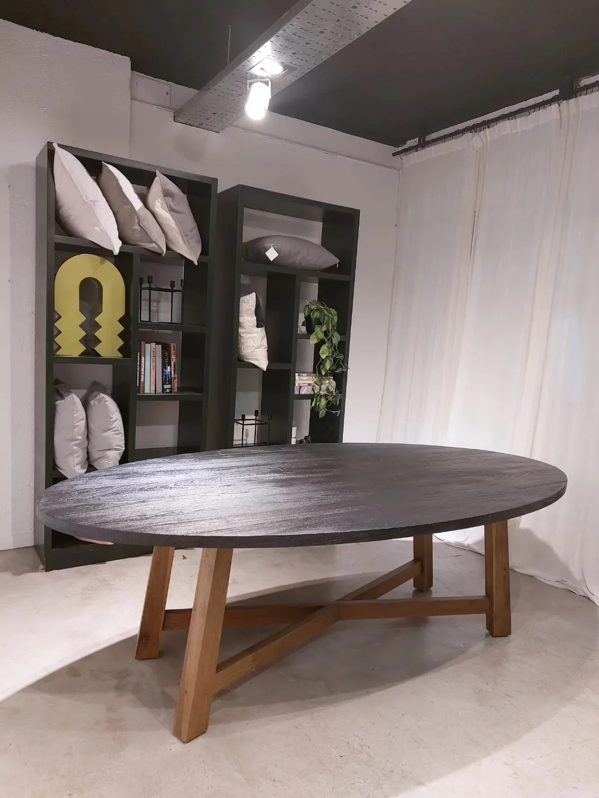 Mesa Oval Paraiso — vista principal, Nativa